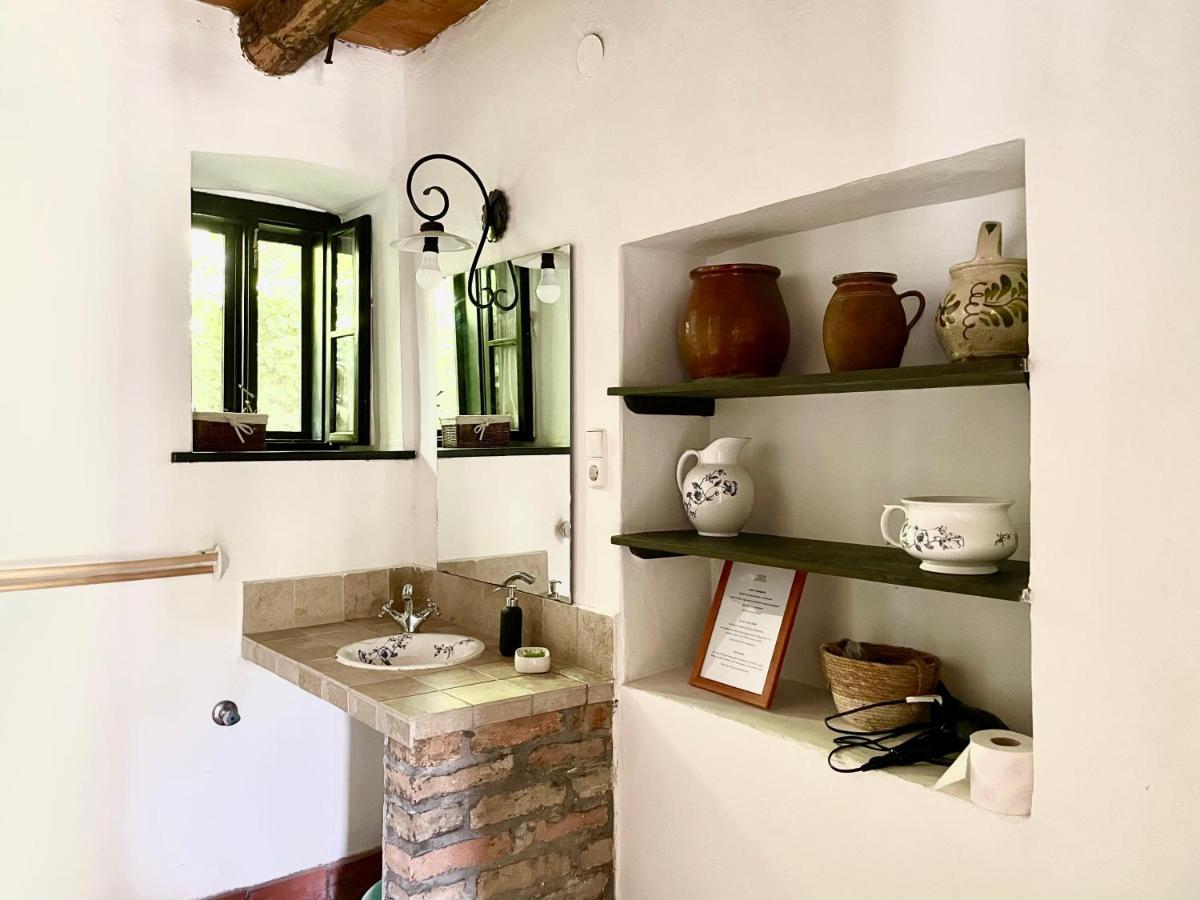Lelle Vineyard Cottages Balatonlelle Ngoại thất bức ảnh
